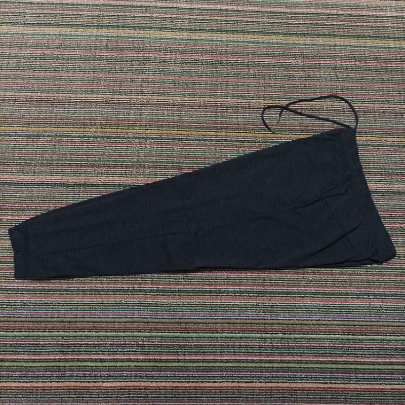 Celana olahraga second uniqlo grey
