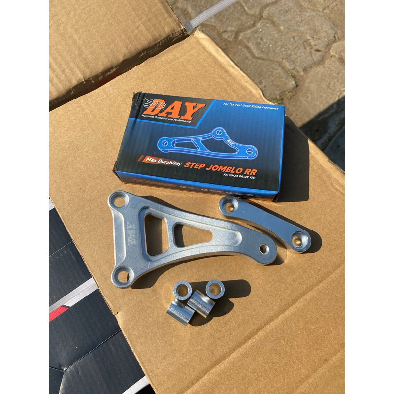 Postep belakang footstep belakang Ninja RR Full cnc merk day