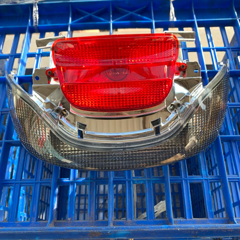 lampu belakang yamaha majesty original set assy STOPLAMP YAMAHA MAJESTY ORIGINAL SET tinggal colok