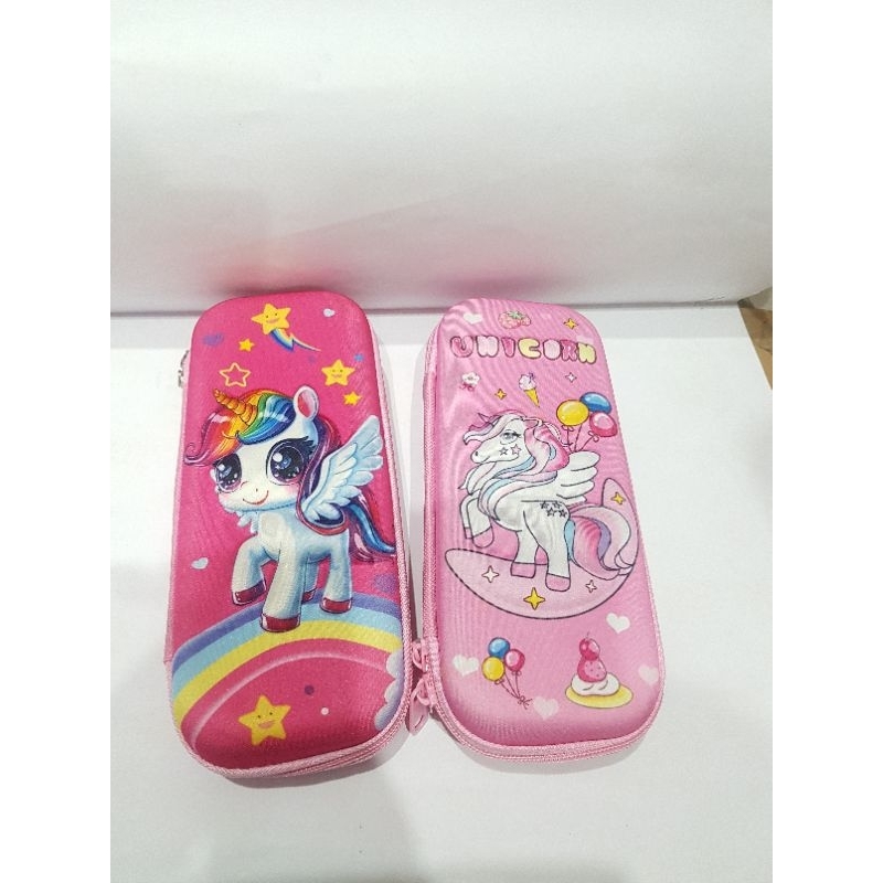 

Tempat Pensil Sleting Embose Unicorn 10661