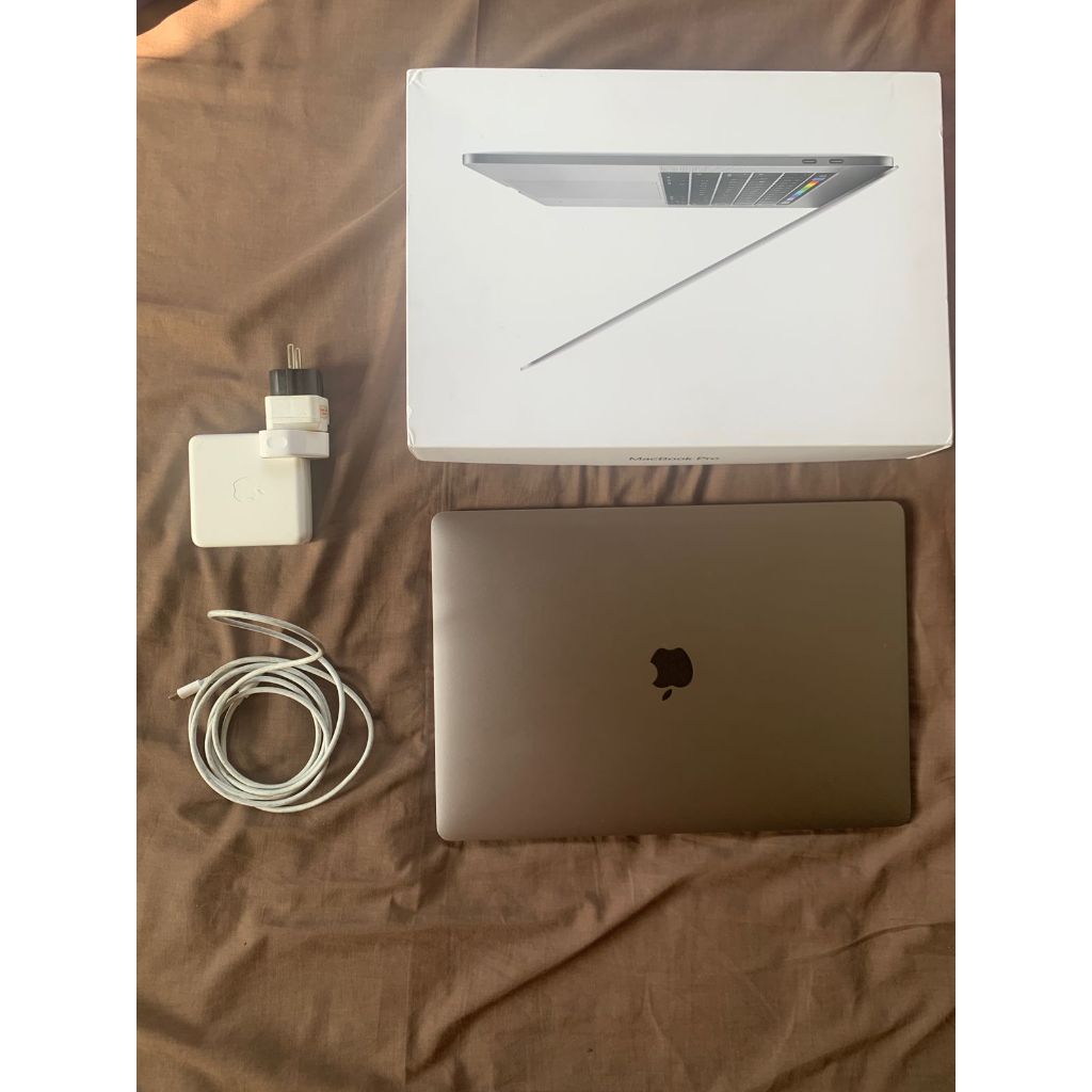 Macbook Pro 15 inch 2016 Bekas