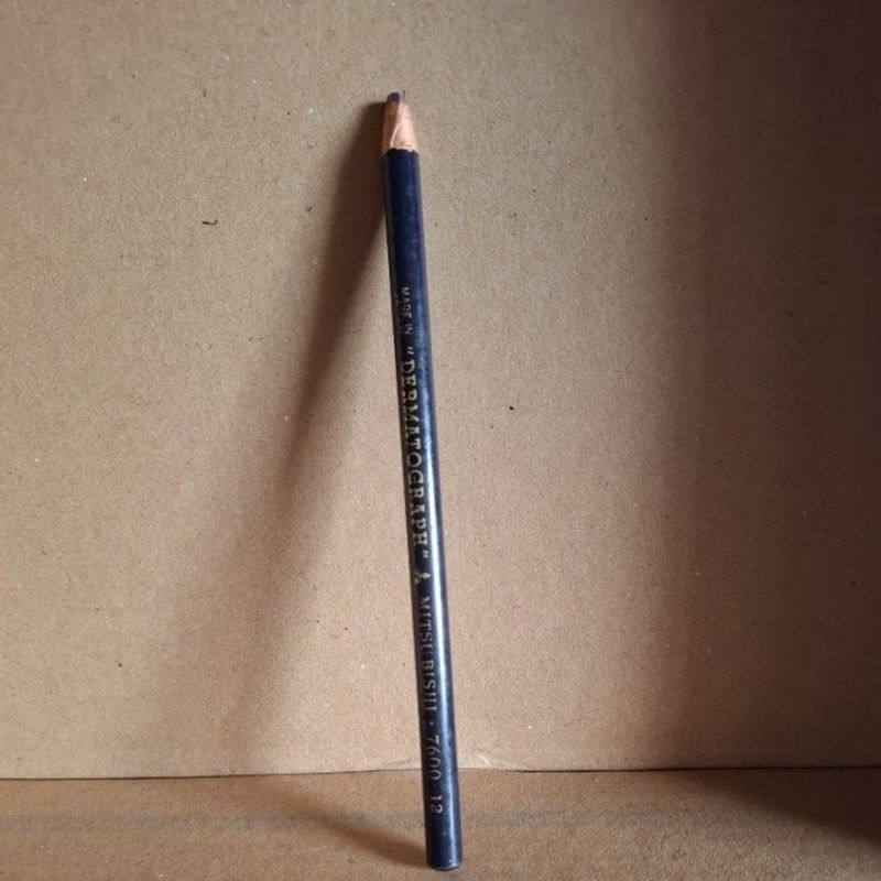 

pensil kaca/ dermatograph mitsubishi ungu For skin, glass, metal, vinyl,celliphane etc