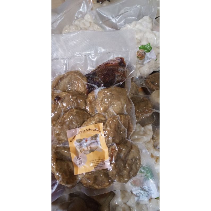 

pempek kulit + cuko Asli Pelembang