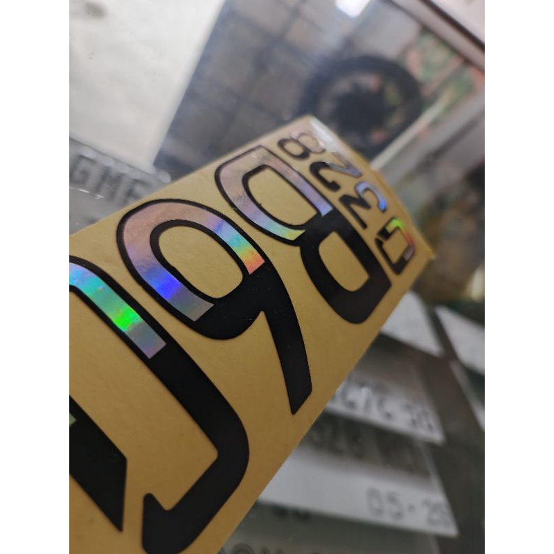 

seriker cutting hologram keren