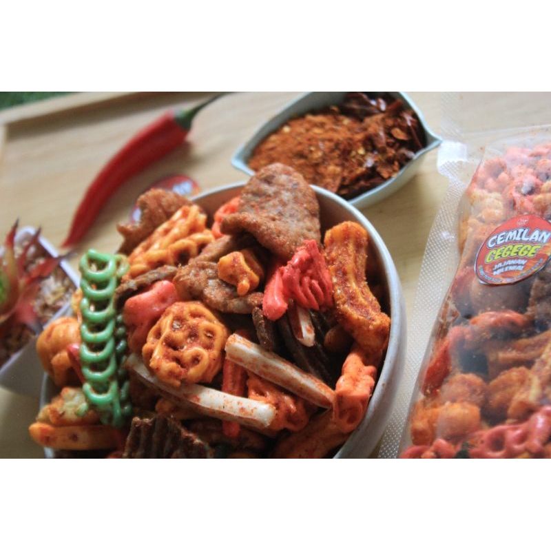 

KURUPUK SEBLAK CAMPUR | BASRENG CAMPUR | SEBLAK MIX | PEDAS DAUN JERUK 500gram