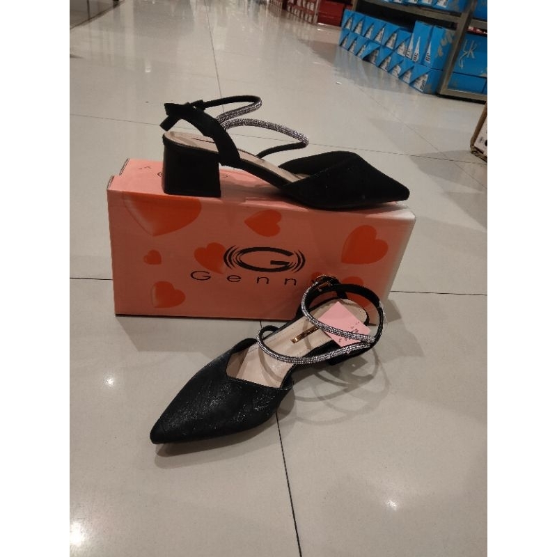Sandal pesta wanita dari brand genny