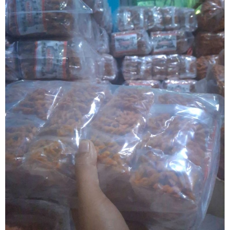 

cemilan makanan kering makaroni spiral ecer 500an