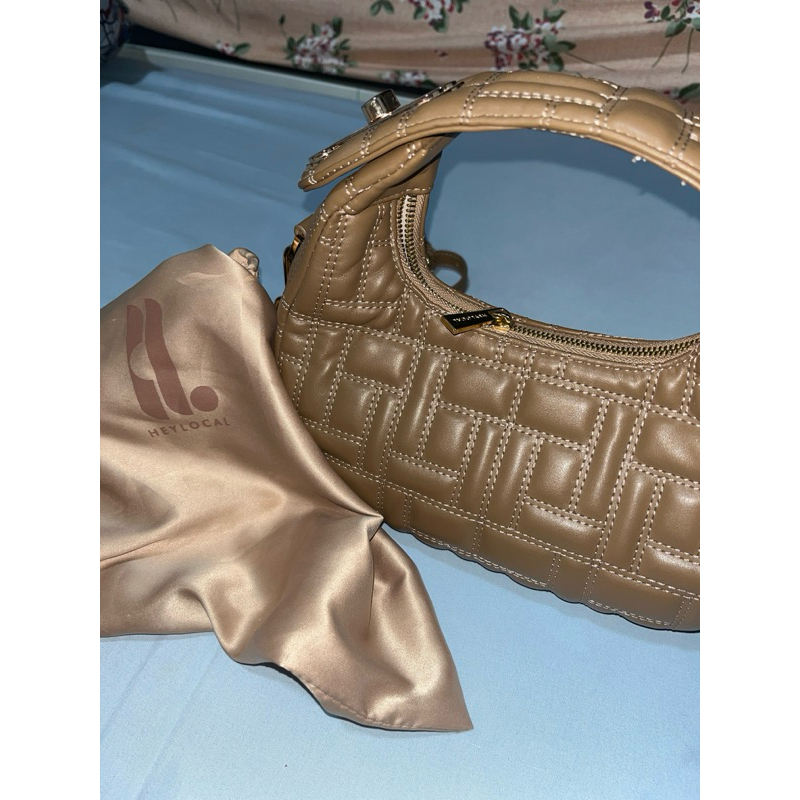 PRELOVED HEYLOCAL ID BAG