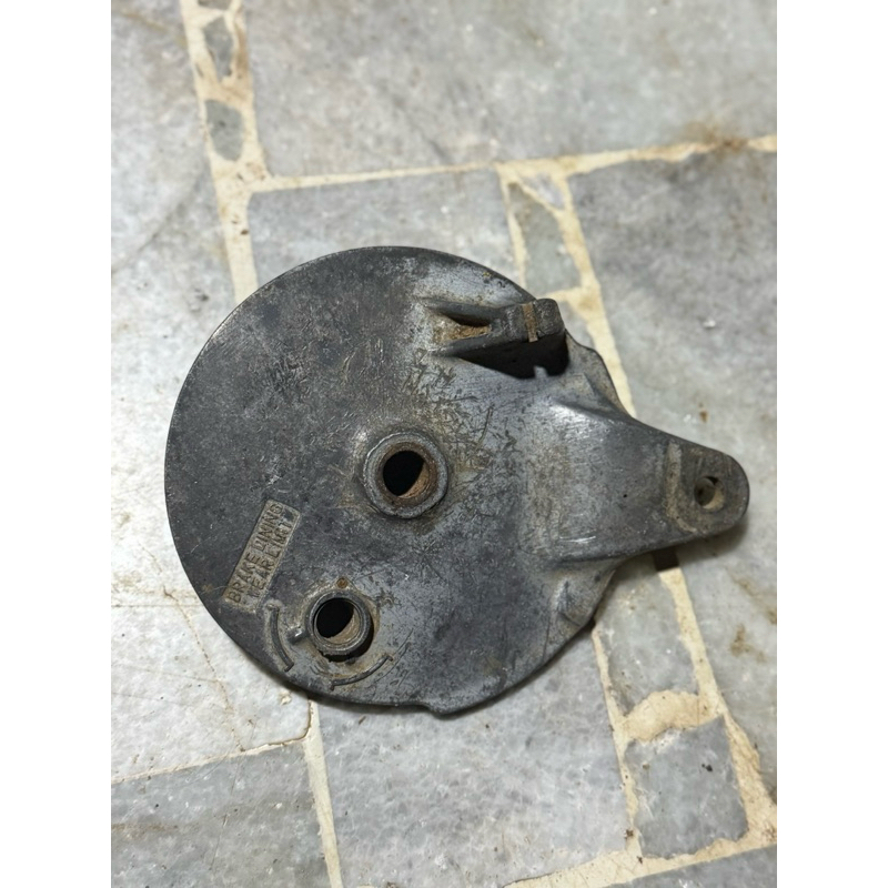 tutup tromol belakang suzuki ts100 ts100 n er  honcho ts duster ori telapuk kampas suzuki ts100 ts12