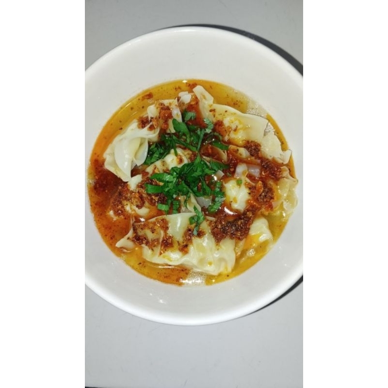 

pangsit Chili oil kuah ( isian campur)