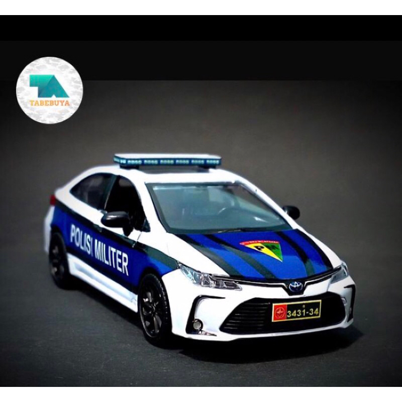 Diecast Mobil Toyota Corola Hybrid POMAD - Polisi Militer TNI-AD Skala 1/32