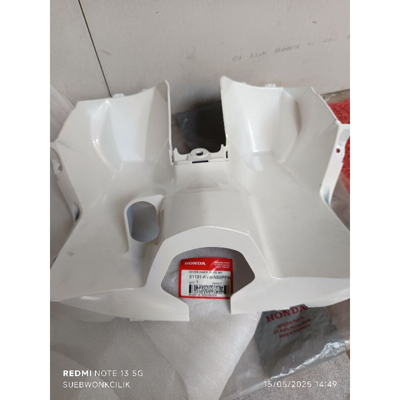 81131-KVB-N50PFW cover inner rack laci cover kontak honda vario110 techno putih original AHM