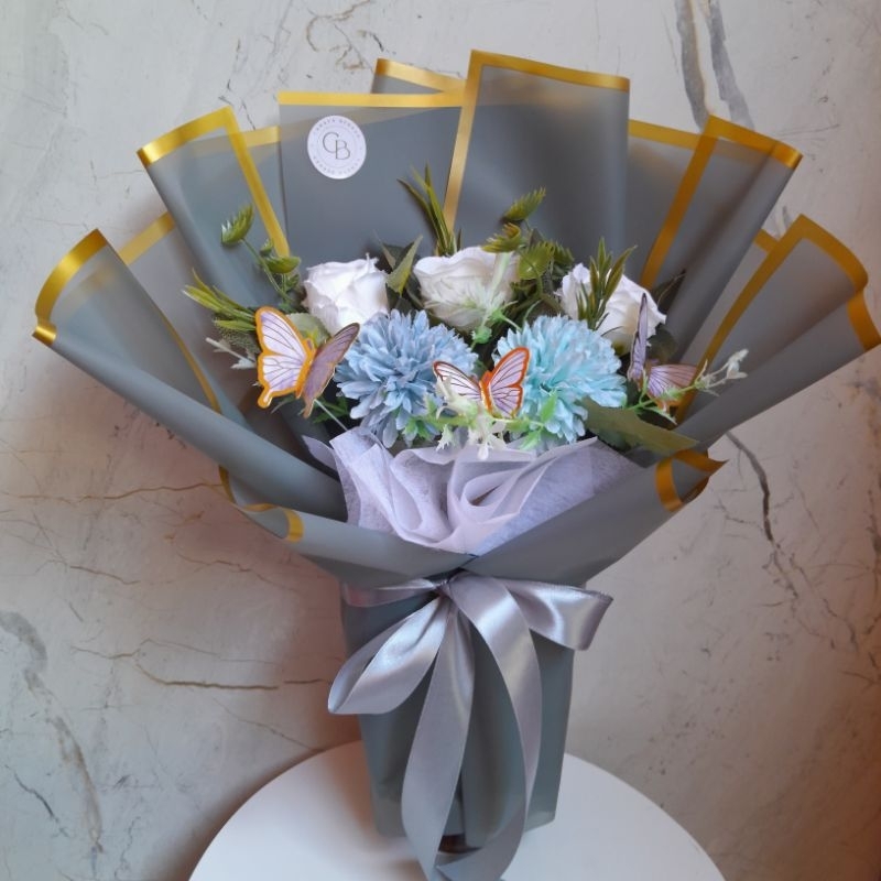 

Buket Bunga Mawar Wisuda Bucket Kupu