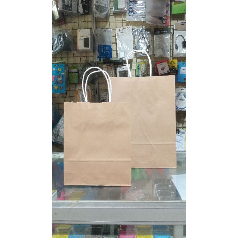 

paperbag polos 24x9x33cm isi 20pcs...