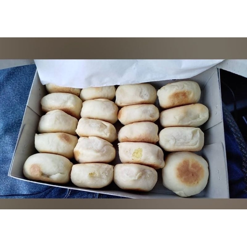 

Bakpia basah jogja 5555 fresh from the oven isi 20