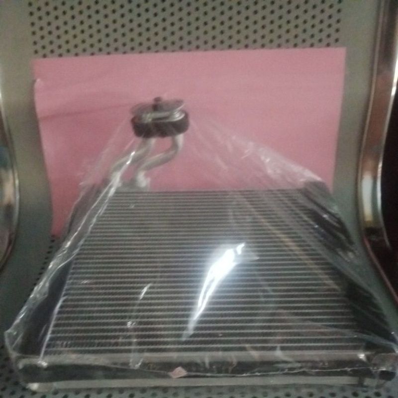 EVAPORATOR AC MOBIL GRANDMAX
