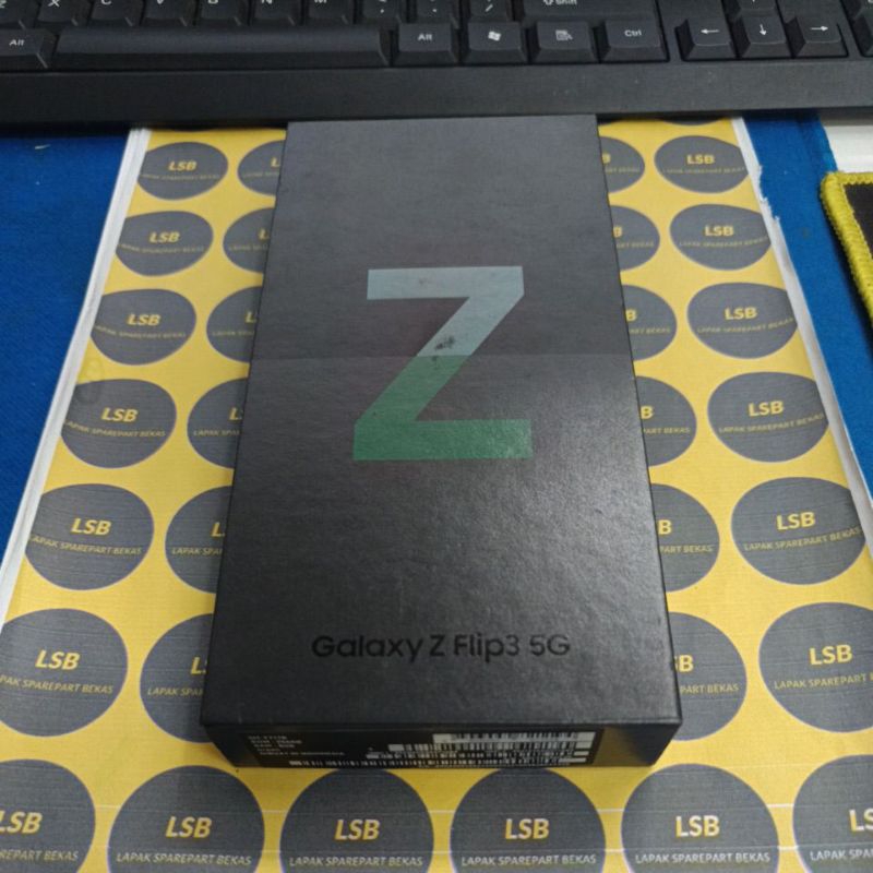 DUS BOX HANDPHONE SAMSUNG GALAXY Z FLIP3 5G ORIGINAL BEKAS