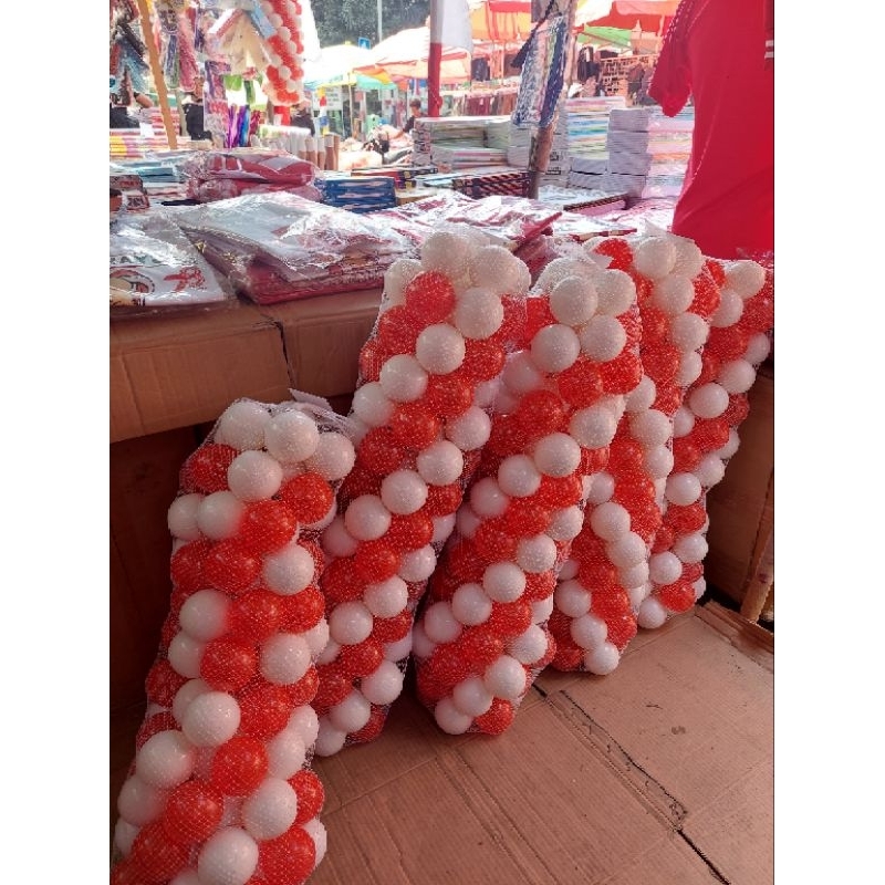 Bola plastik merah putih isi 50pcs