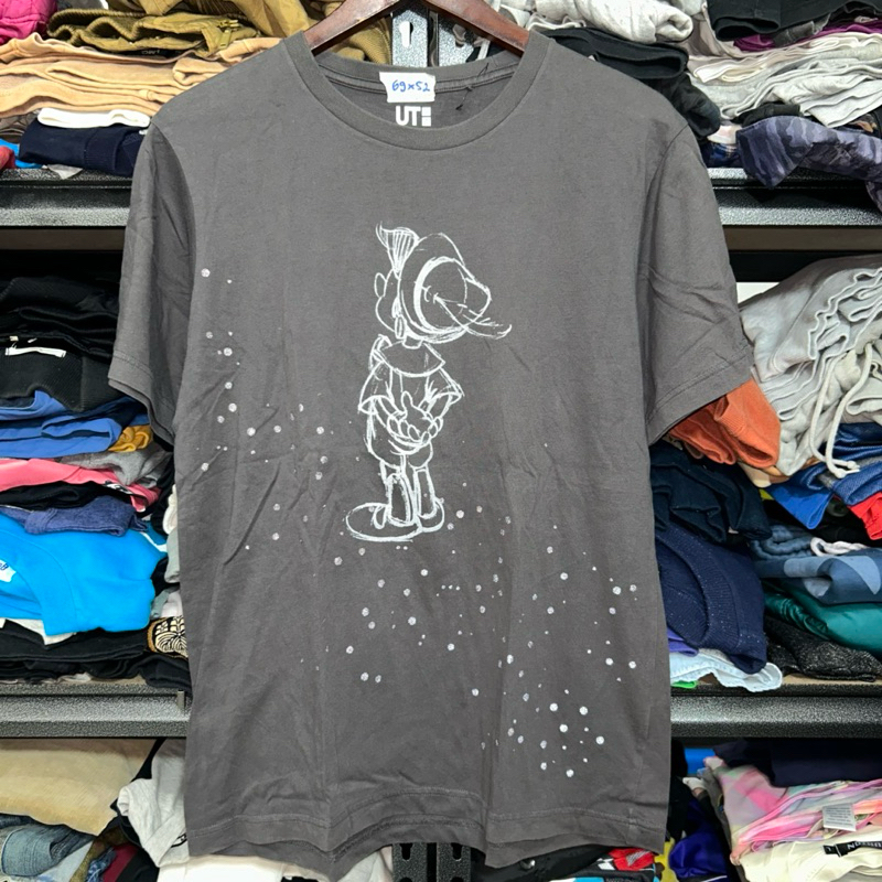 Kaos Un*qlo Disney Glow in the dark Second Preloved Original | Tshirt