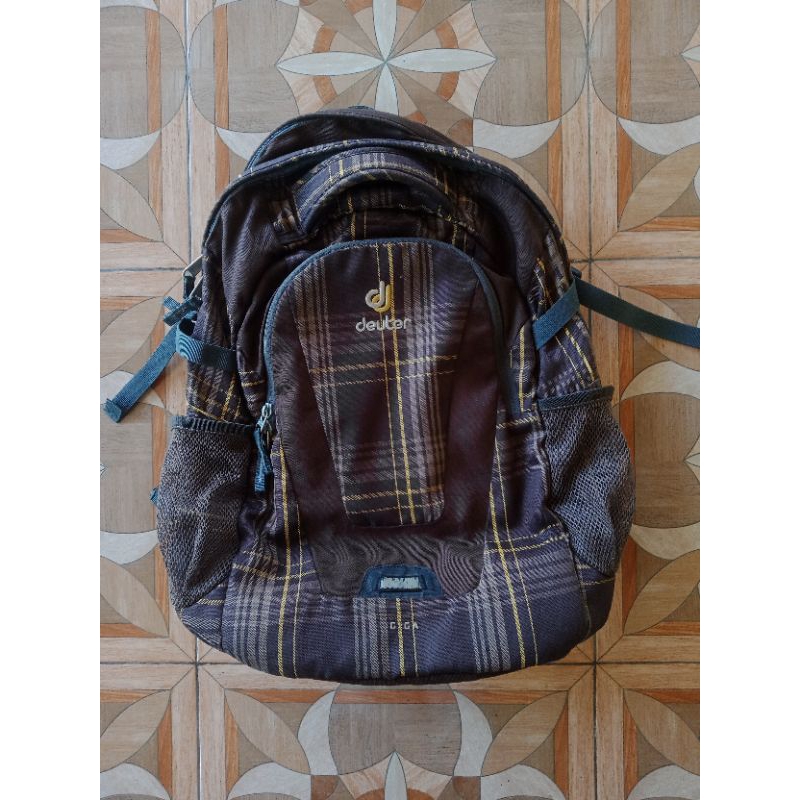 tas deuter giga cokelat