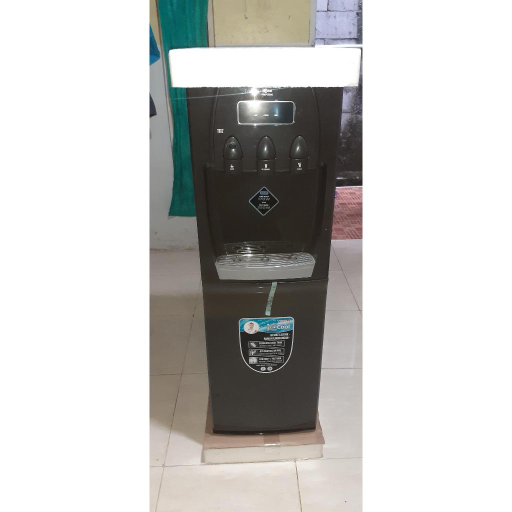 Dispenser Air Modern 3-in-1 – Praktis, Stylish, dan Fungsional