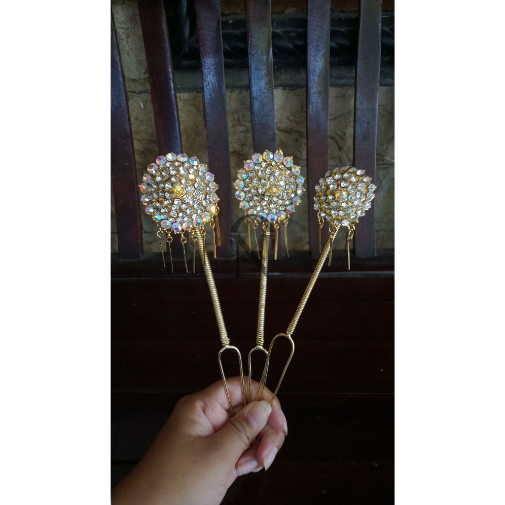 MENTUL ANISA / MENTUL BUDUR / KEMBANG GOYANG