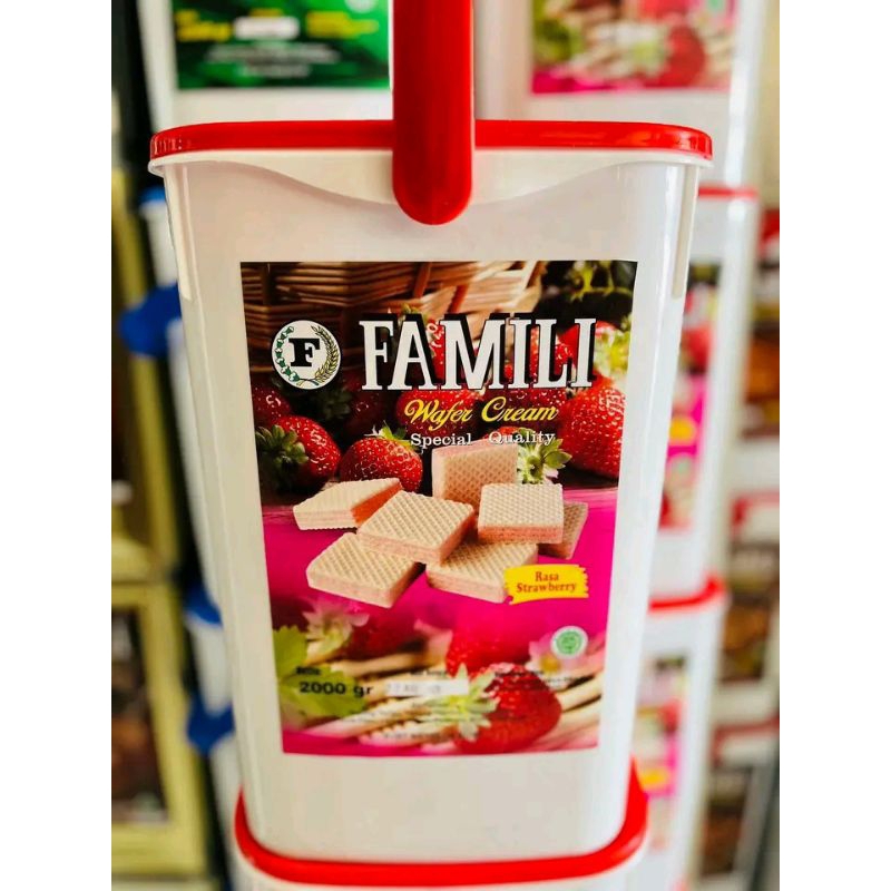 

wafer box family varian rasa cokelat, strawberry,pandan 2kg