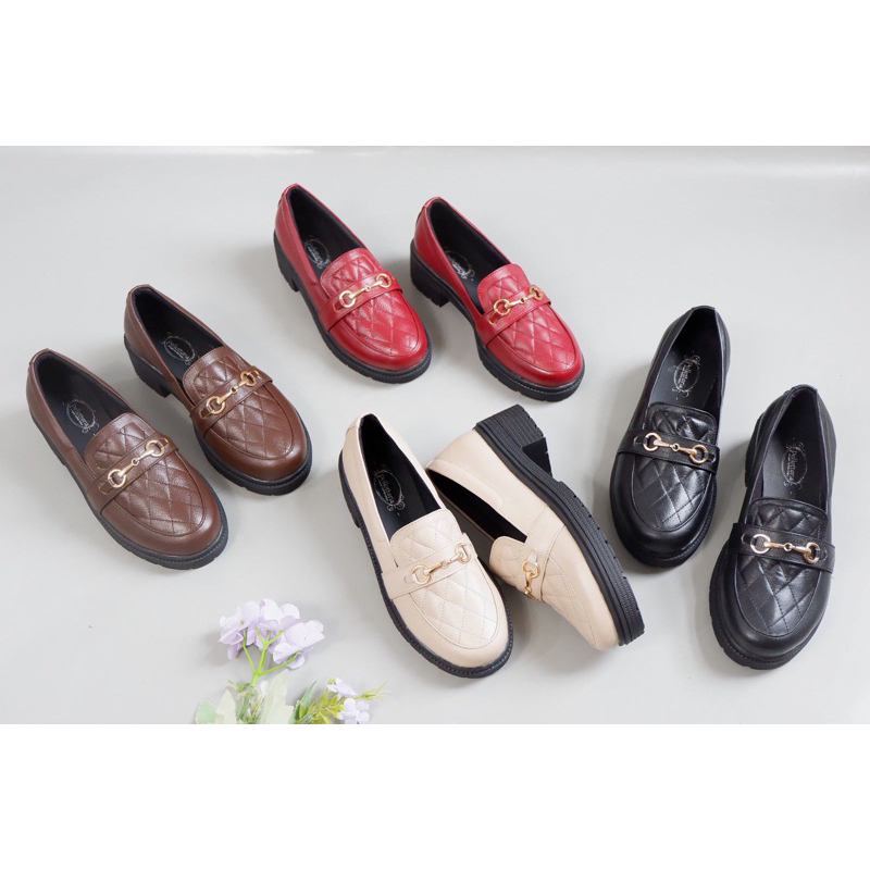 sepatu loafer slip on tinggi kulit wanita