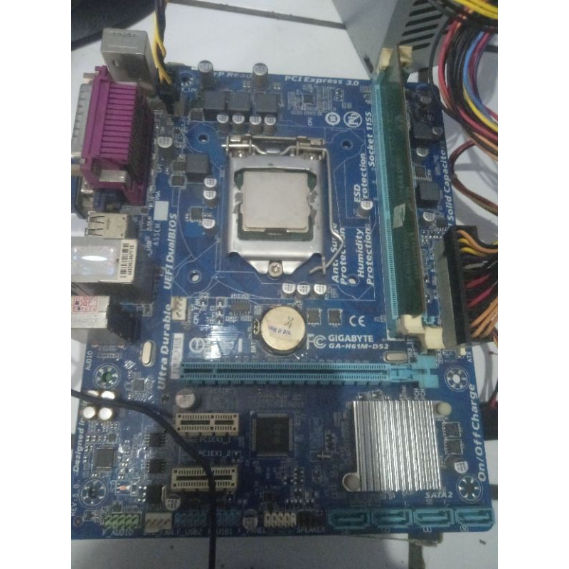 mobo Gigabyte H61M-DS2