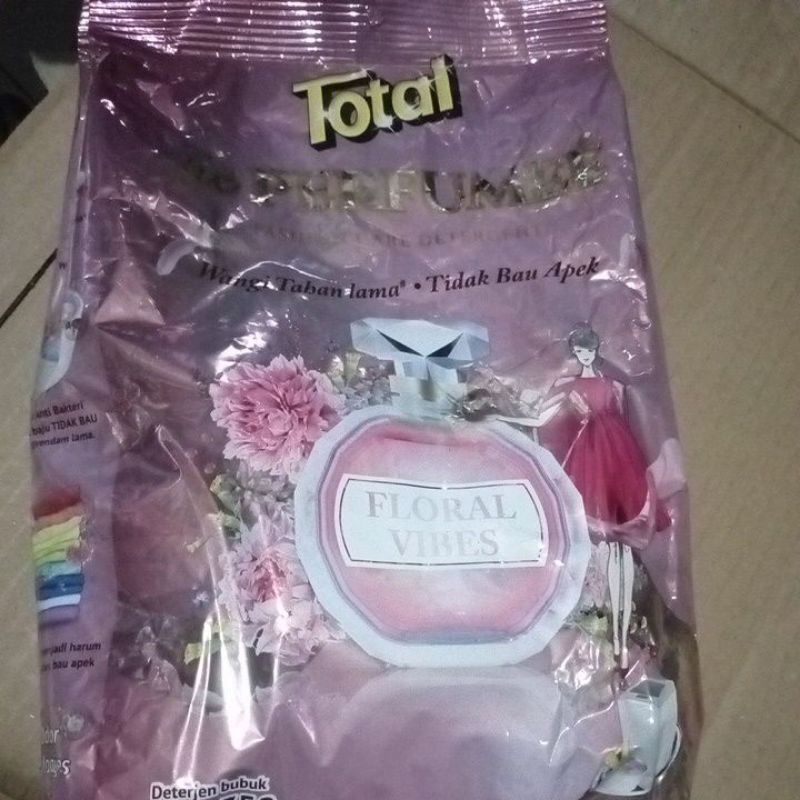 total deterjen bubuk 750 gr