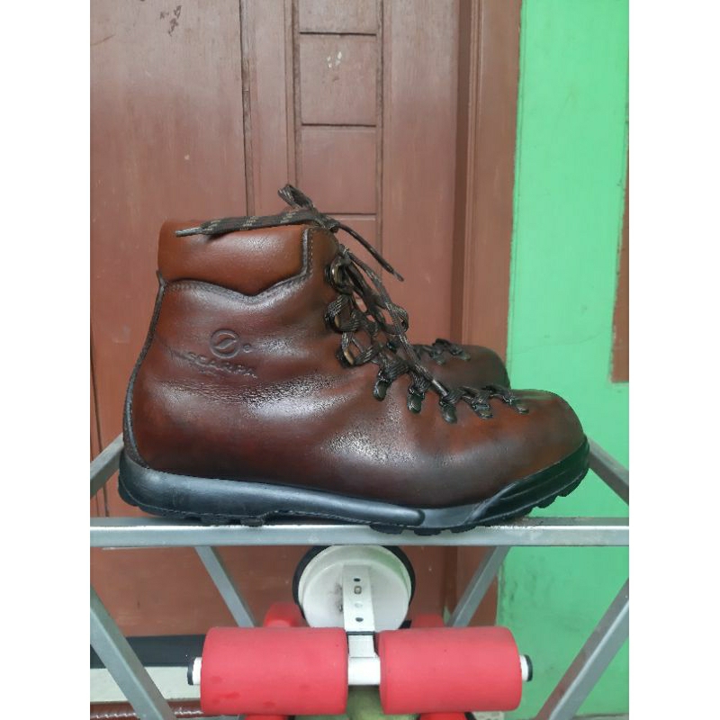 sepatu boots kulit SCARPA Usa size 41