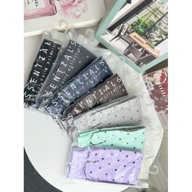 KAOS KAKI SOKA MOTIF POLKADOT