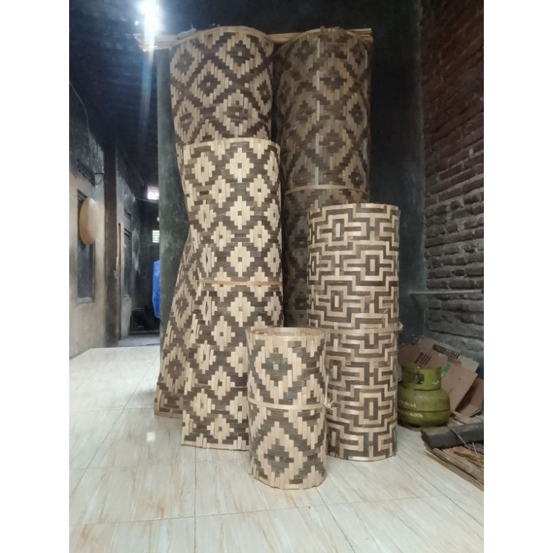 Anyaman bambu Gedeg motif