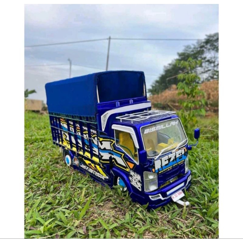 Truk Oleng Mainan Miniatur Truk ada lampu dan terpal