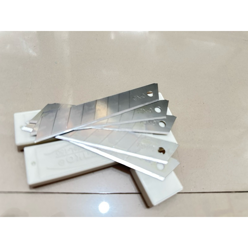 

Isi Cutter Kenko L-150 1 Tube/Pack (Isi 5 Mata Pisau)