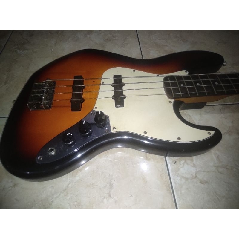 JAZZBASS SQUIER CALIFORNIA SERIES