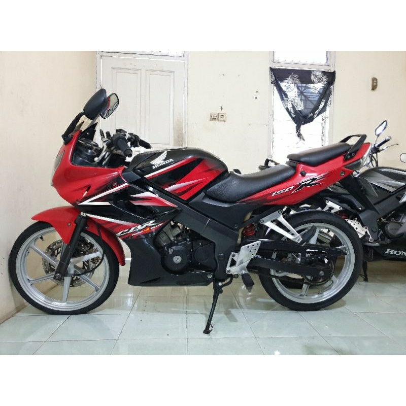 honda cbr old 150 merah thn 2007 mulus orisinil