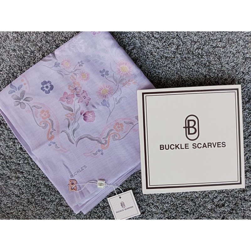 Buckle scarves BOX