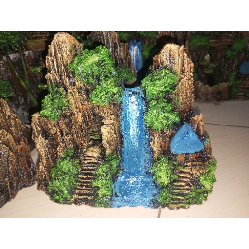 Tebing aquarium variasi ornamen air terjun aquascape