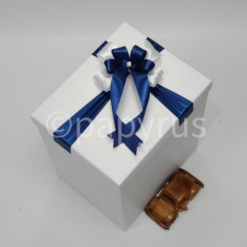 

PAPYRUS 20x25 Tinggi 30cm Kotak Kado Gift Box V2