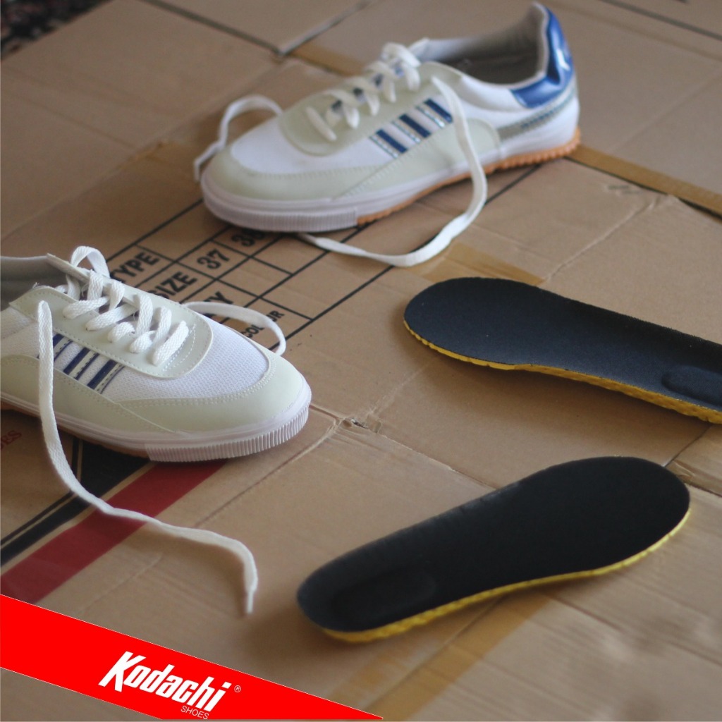 Kodachi 8116 BS Kombo Extra Insole Kodachi 1081 Sponge Eva Blue Silver Sepatu Badminton Sport 8116