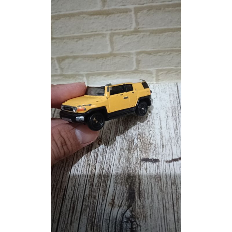 Diecast tomica toyota fj cruiser