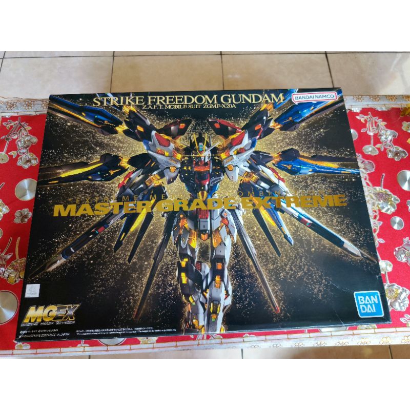 MGEX Strike Freedom Gundam BANDAI