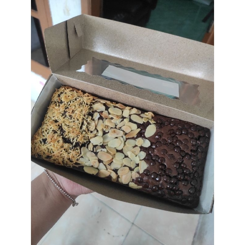 

FUDGY BROWNIES ARUNIKA - Coklat Premium, Chewy, Lumer, Homemade