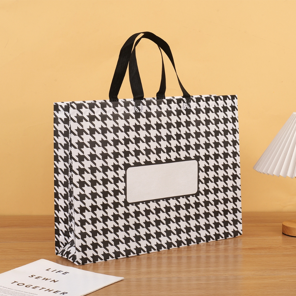 

Tas Jinjing - Tas Belanja - Tas Spunbond - Tas Souvenir - Tas Jinjing Wanita - Tas Lipat - Tas Kado - Kantong Belanja
