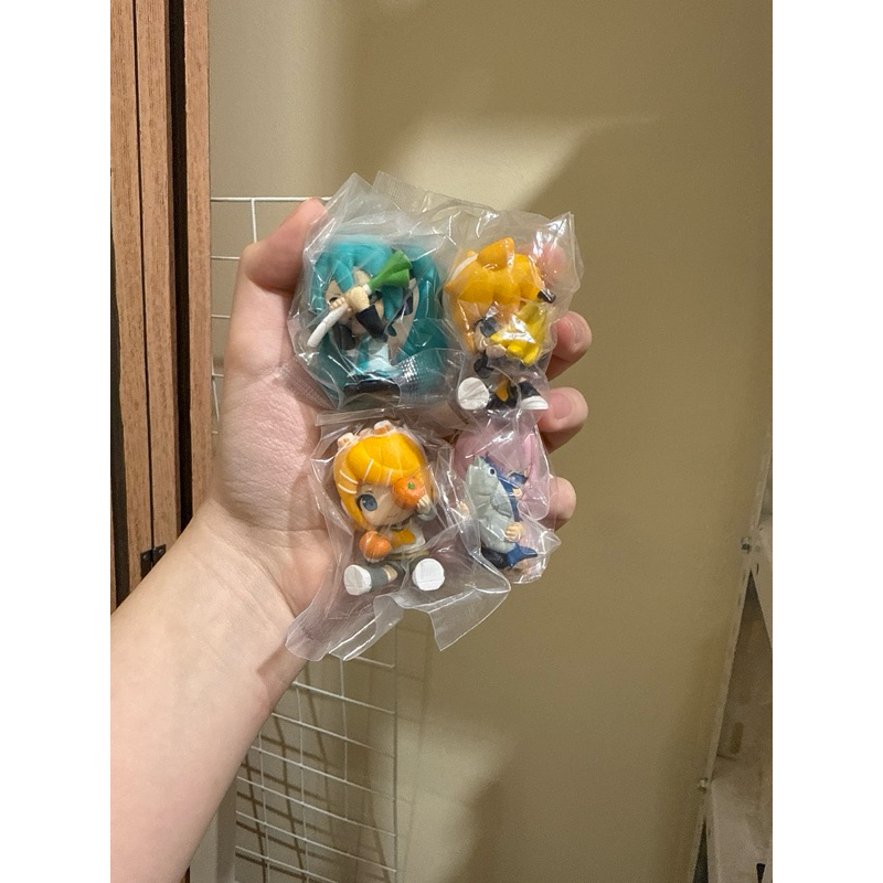 Hatsune Miku Gachapon Mini figure Hide&Seek