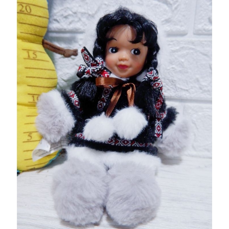 Boneka Doll GENUINE NATIVE ESKIMO GIRL DOLL, ANCHORAGE ALASKA