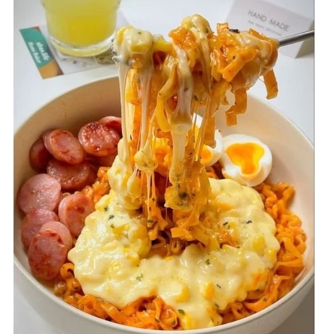 

indomie Moza with sosis telur ceplok