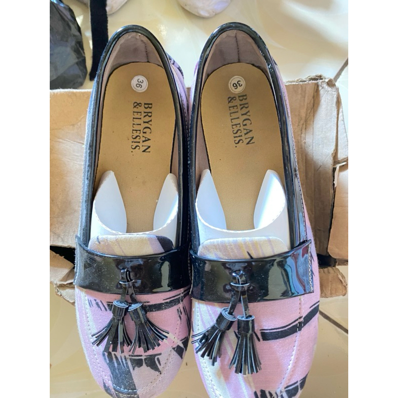 PRELOVED LOAFERS WANITA