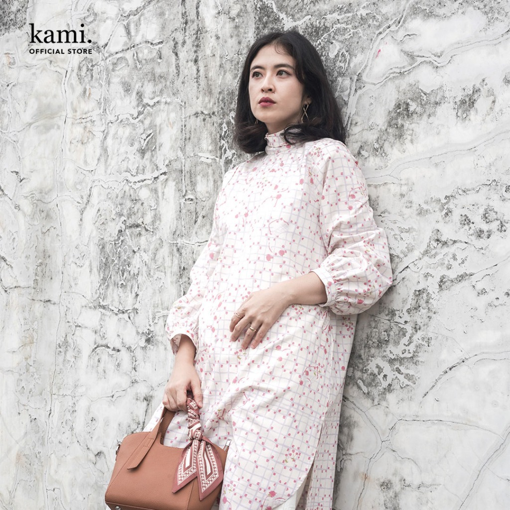 Kami Qara Bishop Sleeve Tunic Wanita